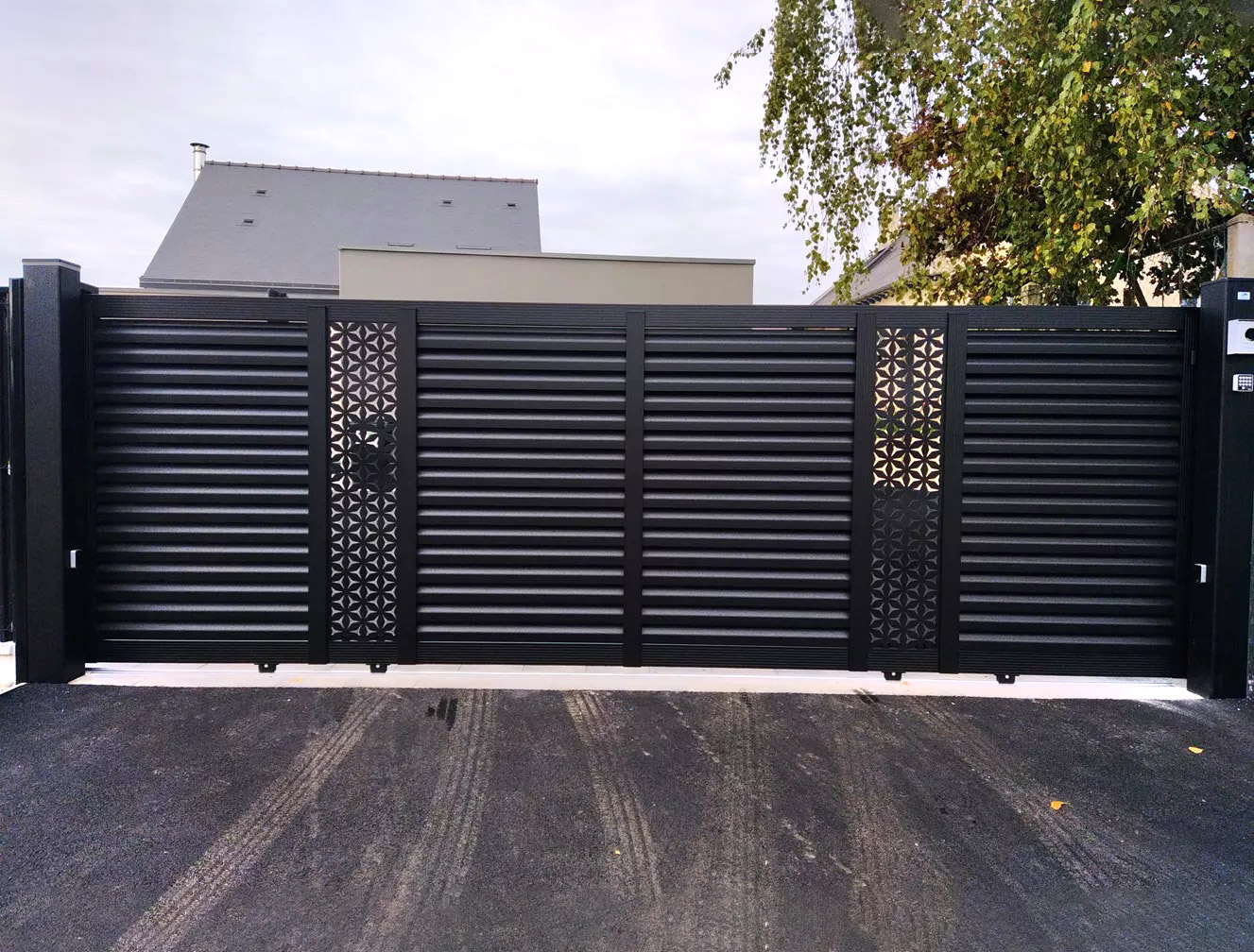 portail aluminium Bain de Bretagne